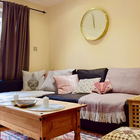 Stylish And Homely 4 Bedroom Home In East Londres Extérieur photo