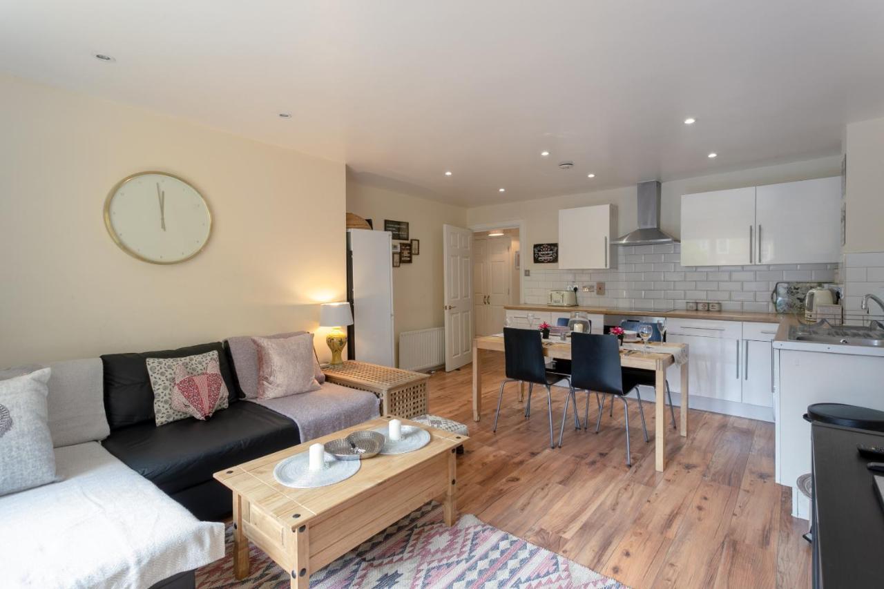 Stylish And Homely 4 Bedroom Home In East Londres Extérieur photo